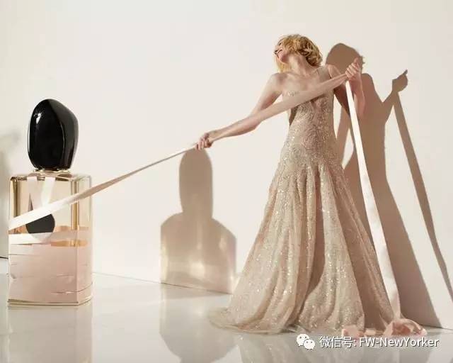 如何穿出职场高衣Q？《实习生》安妮·海瑟薇是范本！