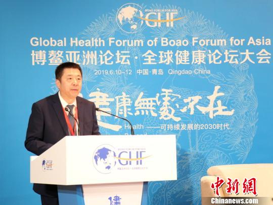 中国医师协会秘书长李松林致辞。　钟欣 摄