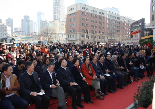 大连新闻传媒集团打造地标性文化品牌 张嘉树姜末非常诗画作品展开