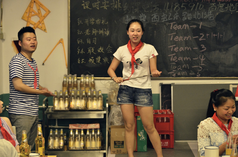 那些年,一起玩过的小霸王游戏机。