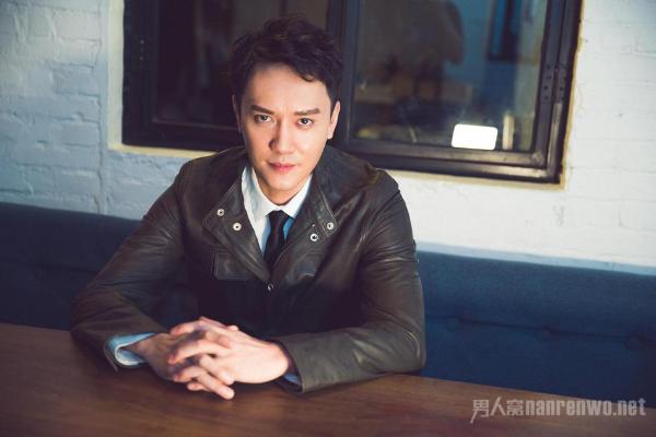 张丹峰与冯绍峰怎么那么像 不是脸盲症也分不清