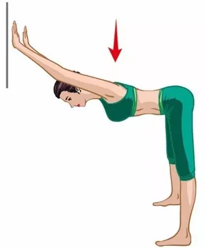 让倪妮、周冬雨来告诉你们，什么叫做“背厚一公分，人显老三岁”？