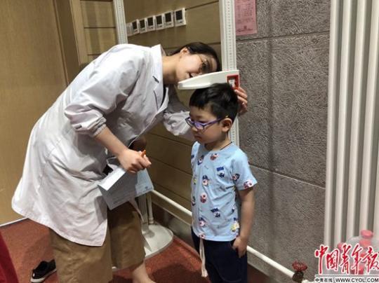 孩子有点矮?专家教你识别是遗传还是矮小症