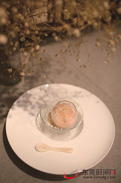 特制甜品盛宴： 给你“荔”外的爱