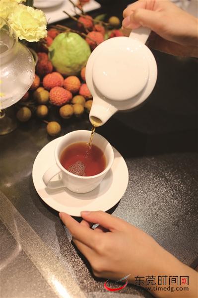 特制甜品盛宴： 给你“荔”外的爱