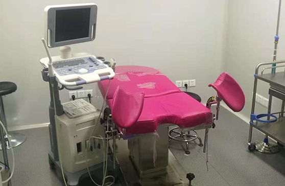 5旬夫妇卖房花18万求子 被蒙眼带入民房做手术被骗