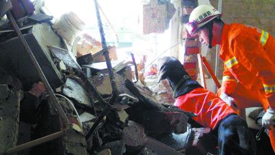 一只搜救犬是怎样练成的(组图)