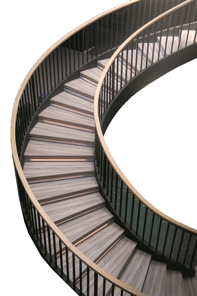 脆秸秆碎稻壳如何变身坚固楼梯?