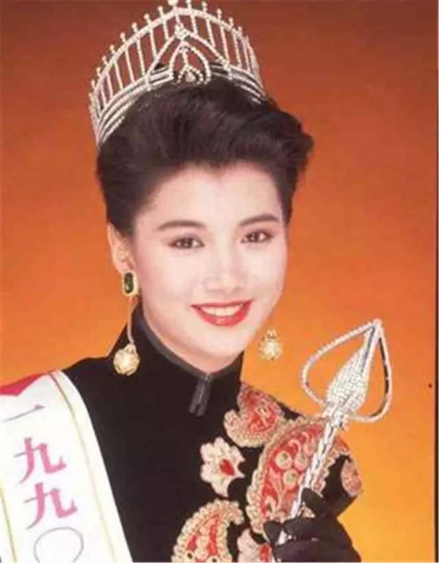 2017港姐冠军是个龅牙妹,大嘴塞得进后冠,真心怀念蔡少芬袁咏仪胡