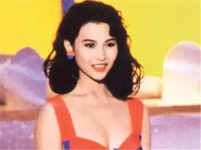 2017港姐冠军是个龅牙妹,大嘴塞得进后冠,真心怀念蔡少芬袁咏仪胡