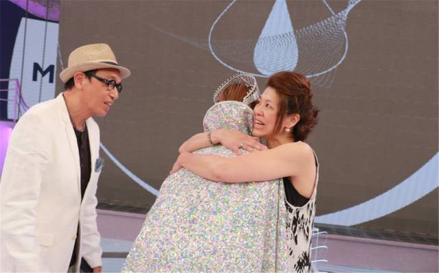 2017港姐冠军是个龅牙妹,大嘴塞得进后冠,真心怀念蔡少芬袁咏仪胡