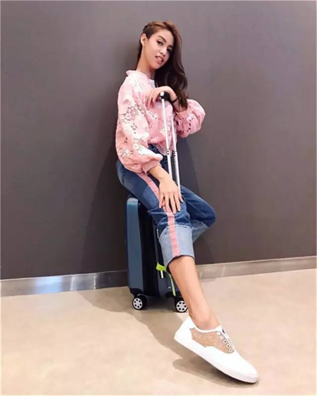 2017港姐冠军是个龅牙妹,大嘴塞得进后冠,真心怀念蔡少芬袁咏仪胡