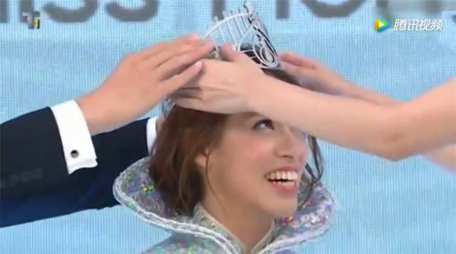 2017港姐冠军是个龅牙妹,大嘴塞得进后冠,真心怀念蔡少芬袁咏仪胡