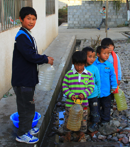 郑州师范学院6人远赴四川大凉山麻风病村支教