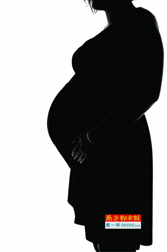 揭秘网上造婴工厂:性行为代孕最低不到30万元