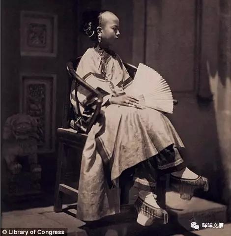 49张西方传教士镜头下的老照片：香港的歌女、临行前的义和团