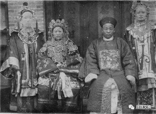 49张西方传教士镜头下的老照片：香港的歌女、临行前的义和团