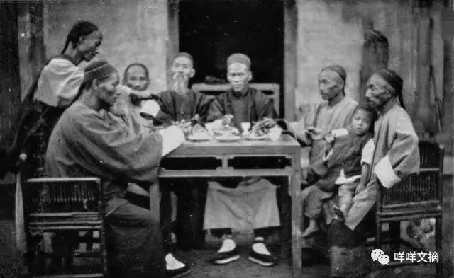 49张西方传教士镜头下的老照片：香港的歌女、临行前的义和团