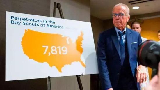 (安德森称有7819名童子军领导者和志愿者因性侵而被解雇)