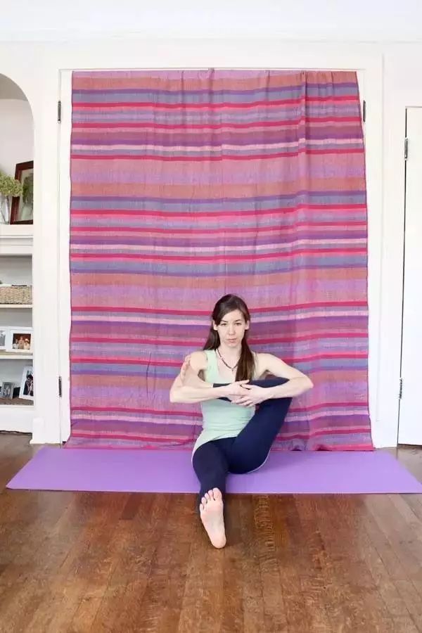 10.25 屁股是人体“毒窝”，学会这7个开臀术，15天后身体就有奇妙的变化！