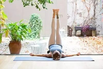 10.25 屁股是人体“毒窝”，学会这7个开臀术，15天后身体就有奇妙的变化！