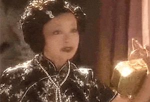 为了与曾经的闺蜜和解,还客串过人家死去的妈。