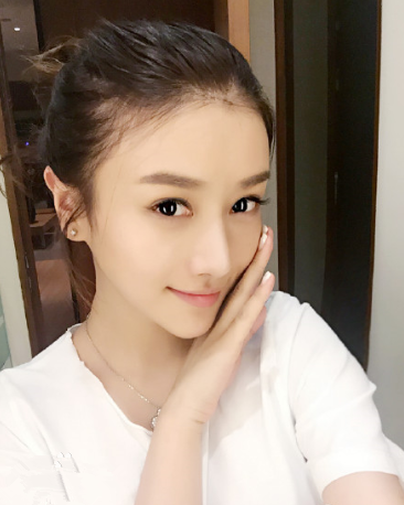 原来王思聪的女朋友是她啊!